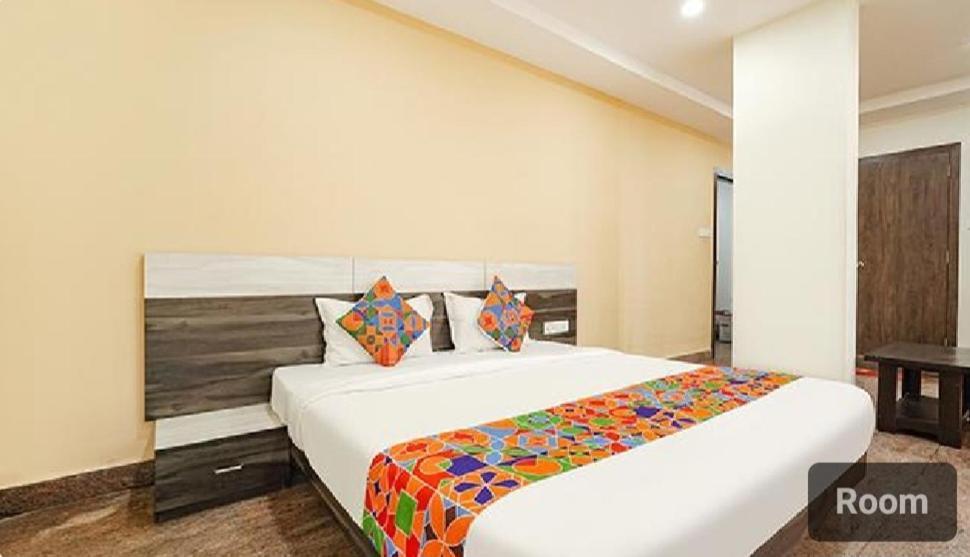 Hotel Lavish Residency à Bangalore Extérieur photo